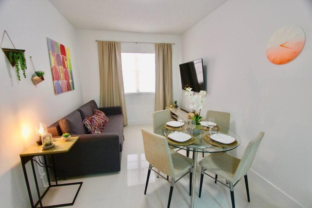 Beautiful Apartment Footsteps From The Beach Miami Beach Luaran gambar